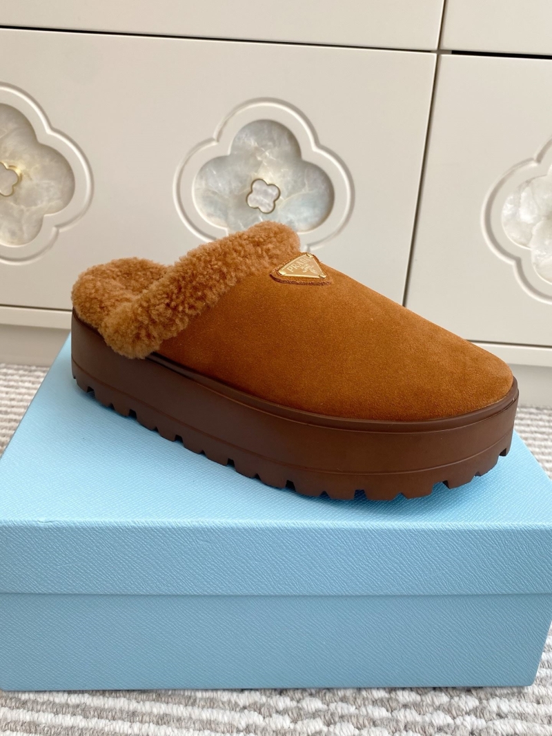 Pra*a slippers